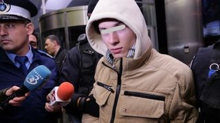 Adolescentul arestat pentru ca face propaganda terorista este un elev mediocru! El a intrat la liceu dupa ce a luat 4.50 la Matematica si 5.40 la Romana!