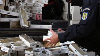Trei barbati, prinsi in flagrant de Politia Capitalei in timp ce transportau 1,5 milioane de tigari de contrabanda
