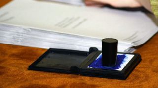 MAI a asigurat securitatea transporturilor buletinelor de vot catre sectiile de votare. Primele transporturi au avut loc vineri, sub paza Jandarmeriei si Politiei