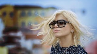 Loredana Groza a devenit celebra datorita piesei "Buna seara, iubito"