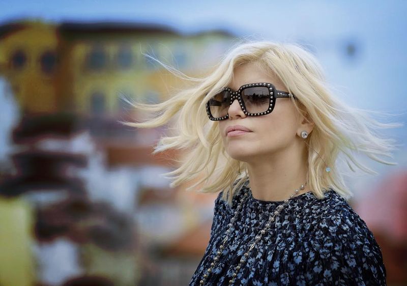 Loredana Groza a devenit celebra datorita piesei "Buna seara, iubito"