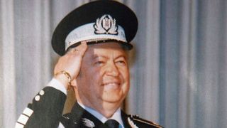 Gheorghe Turda a dat in judecata Ministerul de Interne pentru ca i-a scazut pensia! Interpretul a castigat anul trecut 15.000 de euro ca fost general in politie