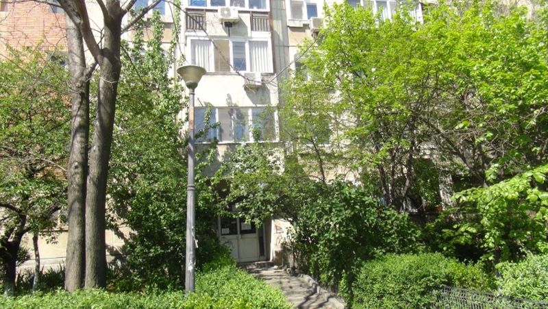 In acest bloc si-a cumparat judecatoarea un apartament cu 3 camere