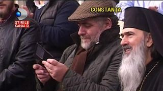 Nou scandal cu IPS Teodosie. Desi are probleme cu legea, fanfara Fortelor Navale i-a cantat de ziua lui. De la ce a pornit cearta