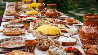 Mesajul unui producator traditional: "Trebuie sa mancam romaneste. Cand cumparam un produs strain, normal ca banii se vor duce acolo"