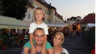Familia Turcan: Raluca, Valeriu si fiul lor, Eric (foto: blogul Ralucai Turcan)