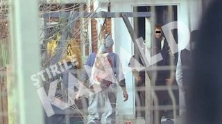 A inceput masacrul de Craciun! Porci taiati si vanduti fara analize, intr-un sat din Giurgiu! Imagini infioratoare surprinse azi!