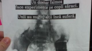 Aceste flyere au fost impartite pe strada, in mai multe puncte din Bucuresti