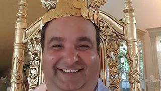 Mesaj halucinant al lui Dorin Cioaba: "De acum, politica in Romania se face sub presiunea cratitei. Parca aud femeile puse in functii inalte ca spun: spuneti ce aveti de spus, ca am mancarea pe foc!"