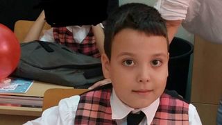 Strigatul disperat dupa ajutor al unei mame iti sfasie inima. "Mami, de ce imi fuge vena?" - Povestea lui Alex, un pusti de sase ani, e dureroasa