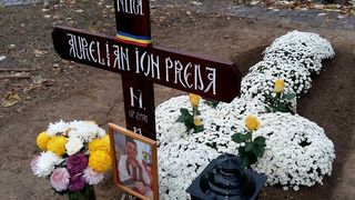 Asa arata initial mormantul lui Aurelian Preda