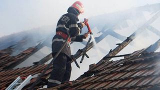 Incendiu in Buzau! O persoana a murit si alte patru, intre care un copil, grav ranite