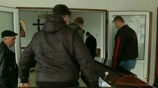 Detalii socante ies la iveala, in cazul crimei duble din Sibiu. Familia povesteste cosmarul prin care au trecut femeia ucisa si fiica sa, in ultimii ani.