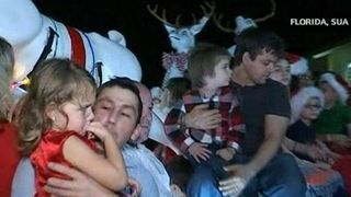 Craciun la 27 de grade celsius! Romanii din Florida au incins o adevarata petrecere printre palmieri