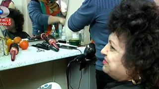 Aglomeratie la frizeriile din oras, de Revelion. "Nu mai sunt locuri, de saptamana trecuta s-au ocupat".