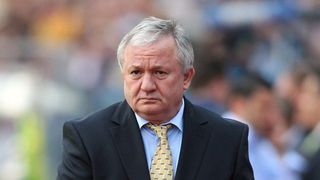 Cum si-a ratat cariera in folclor milionarul Adrian Porumboiu: "N-a mai putut sa cante, a inceput sa planga de ciuda si a parasit scena!"