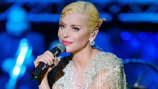 Cat castiga artistii care muncesc in noaptea de Revelion. Carla's Dreams incaseaza 40.000 de euro, in timp ce Loredana castiga dublu