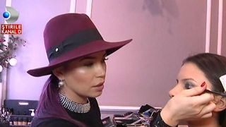 Ce se poarta in noapte de Revelion in materie de machiaj. Specialistii ne arata ce e in trend