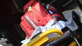 Constanta: Un barbat a murit si altul a fost grav ranit dupa ce au fost loviti de o masina in timp ce traversau printr-un loc nepermis