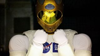 Patru elevi din Timisoara calificati in finala unui concurs de robotica al NASA nu pot participa la concurs din cauza lipsei banilor
