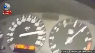 A condus o masina veche de 23 de ani cu 220 km/h pe o autostrada si a postat filmutelul pe internet