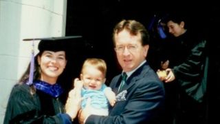 Ana Birchall, alaturi de sot si de copilul lor, in SUA, la absolvirea Yale Law School