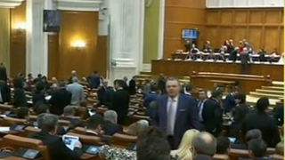 Ministrii propusi pentru Guvernul Grindeanu au fost audiati in comisiile parlamentare. Sedinta a fost asistata de Preafericitul Daniel