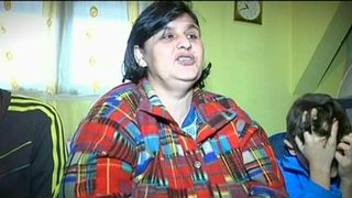 Drama unei femei care se lupta sa isi creasca cei cinci copii, desi si-a pierdut vederea in urma unei boli cumplite