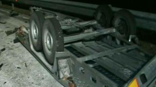 Carambol pe autostrada Timisoara - Lugoj! O platforma, o masina si un trailer s-au ciocnit puternic