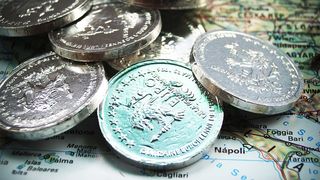 Salariul minim al angajatilor din Venezuela a fost marit cu 50%. Decretul a fost semnat de presedintele Maduro