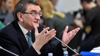 Aceasta este vila fabuloasa a lui Victor Ciorbea! Avocat al Poporului, contestat vehement dupa ce a sarit in ajutorul lui Liviu Dragnea, politicianul sta intr-o casa de 700 de metri patrati!