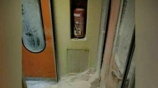 Calator in Romania, pe cod rosu de vreme rea: "Sa va fie rusine". Pasagerii sunt revoltati