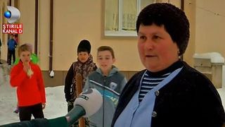 Situatie paradoxala. Scolile din Bucuresti sunt inchise, in timp ce copiii din Covasna merg la scoala chiar si la -30 de grade