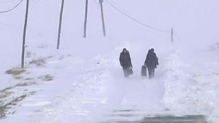 Viscolul au facut prapad in judetul Neamt! Doi oameni au murit din cauza gerului, in timp ce alte persoane au ramas izolate