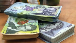 Salariile demnitarilor scad in urma eliminarii plafonarii CAS si CASS. Iohannis si Grindeanu pierd 1.000 de lei