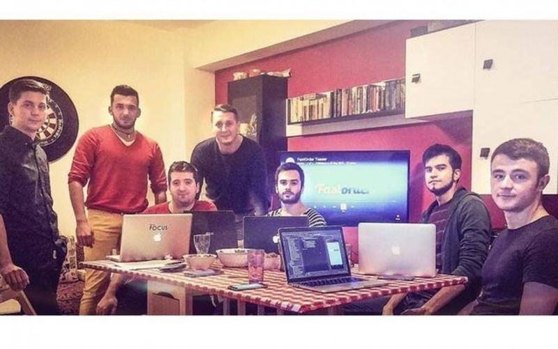 Echipa Fast Order, de la stanga la dreapta: Alexandru Coman, Lucian Cramba, Andrei Neag, Sicoe Andrei, Emanuel Borbely, Rus Vlad, Geo Mehedeniuc