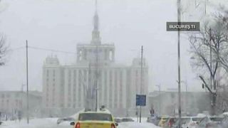 Stirile Kanal D, ora 12: Zapada a pus stapanire si pe Capitala. Circulatie ingreunata si tramvaie blocate
