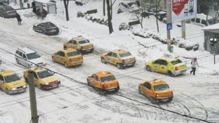 Taximetristii profita de vremea geroasa si cresc tarifele. Cer sume fabuloase. Cer 150 de lei pentru o cursa de 15 lei