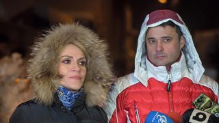 Daniel Florea, primarul sectorului 5, a deszapezit imbracat intr-o geaca de 2.000 de euro! Ediulul a insotit-o in tot orasul pe primarita Gabi Firea