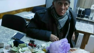 Un consilier de la Primaria Piatra Neamt le-a pus lopeti in mana cersetorilor si a spus ca ii plateste daca dau zapada. Cum au reactionat ei