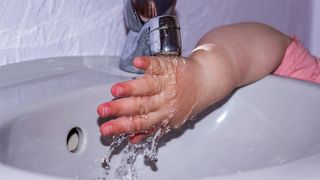 Apa Nova: Apa potabila a fost intrerupta cateva ore, dupa avaria din zona Bucurestii Noi. Vor fi masuri compensatorii