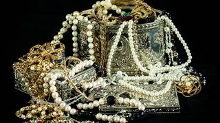 Un roman, acuzat ca a furat diamante de peste cinci milioane de euro dintr-un magazin din Franta