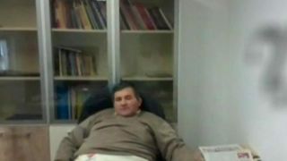 Director de Muzeu, filmat in stare de ebrietate la birou: "Doina, am o rugaminte la tine. Ma iubesti sau nu?". Barbatul spune ca filmarea a fost o razbunare