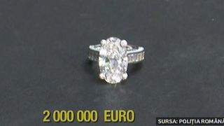 Inelul in valoare de 2 milioane de euro, gasit la Ploiesti, pazit cu armele de politisti intr-un loc secret