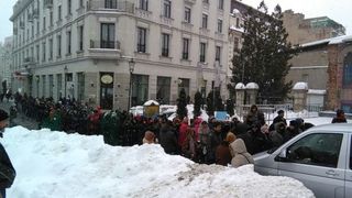 Mii de credinciosi din Bucuresti s-au rugat astazi la Sfantul Antonie cel Mare la Biserica Domneasca - Curtea Veche