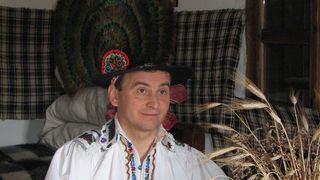 Premierul Grindeanu a numit secretar de stat la Ministerul Culturii un cantaret de muzica populara! Alexandru Pugna a castigat anul trecut din concerte 31.273 de lei!