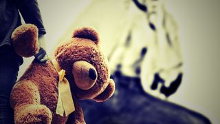 Un medic homeopat din Constanta, condamnat la peste 4 ani de inchisoare pentru viol si corupere a minorilor