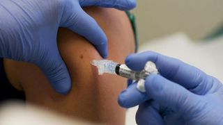 Inca trei persoane au murit din cauza gripei. In total, noua oameni au murit, niciunul nefiind vaccinat