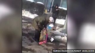 Ireal! Un echipaj al Politiei din Vrancea a dat cu masina peste o femeie care astepta autobuzul in statie