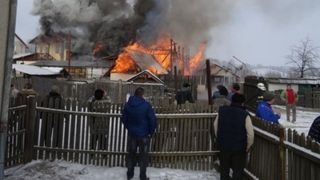 Tragedie de proportii. Trei copii au decedat intr-un incendiu produs in Bacau. Cei trei frati aveau varste cuprinse intre 4 luni si 2 ani